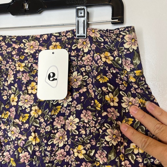 Elodie Womens Floral Skirt Size Large Mini Side Cut Out Side Zip - Picture 4 of 11